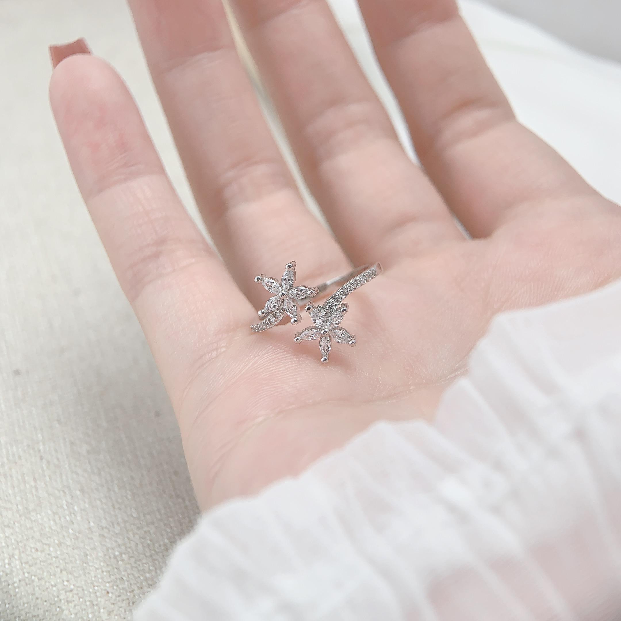 Jasmine Flower Moissanite Ring